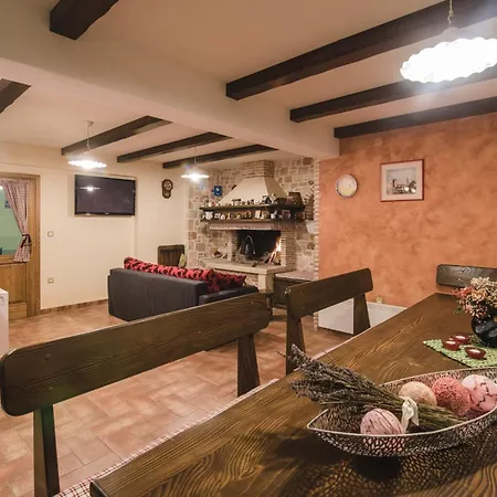 Villa Evelyn In With 50 M2 Pool, Jacuzzi, Kids Playground & Sea View Only 800 Meters From Fazana