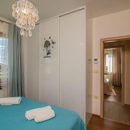 Villa Evelyn In With 50 M2 Pool, Jacuzzi, Kids Playground & Sea View Only 800 Meters From *