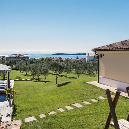 Evelyn In With 50 M2 Pool, Jacuzzi, Kids Playground & Sea View Only 800 Meters From Villa *