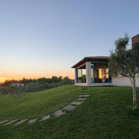 Evelyn In With 50 M2 Pool, Jacuzzi, Kids Playground & Sea View Only 800 Meters From Villa