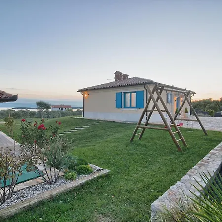 Villa Evelyn In With 50 M2 Pool, Jacuzzi, Kids Playground & Sea View Only 800 Meters From *